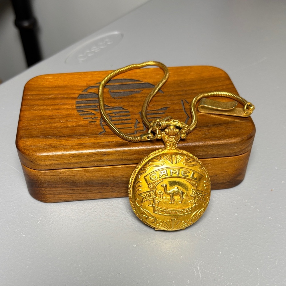 Vintage Joe Camel 80th Anniversary Pocket Watch Gold Tone w/fob